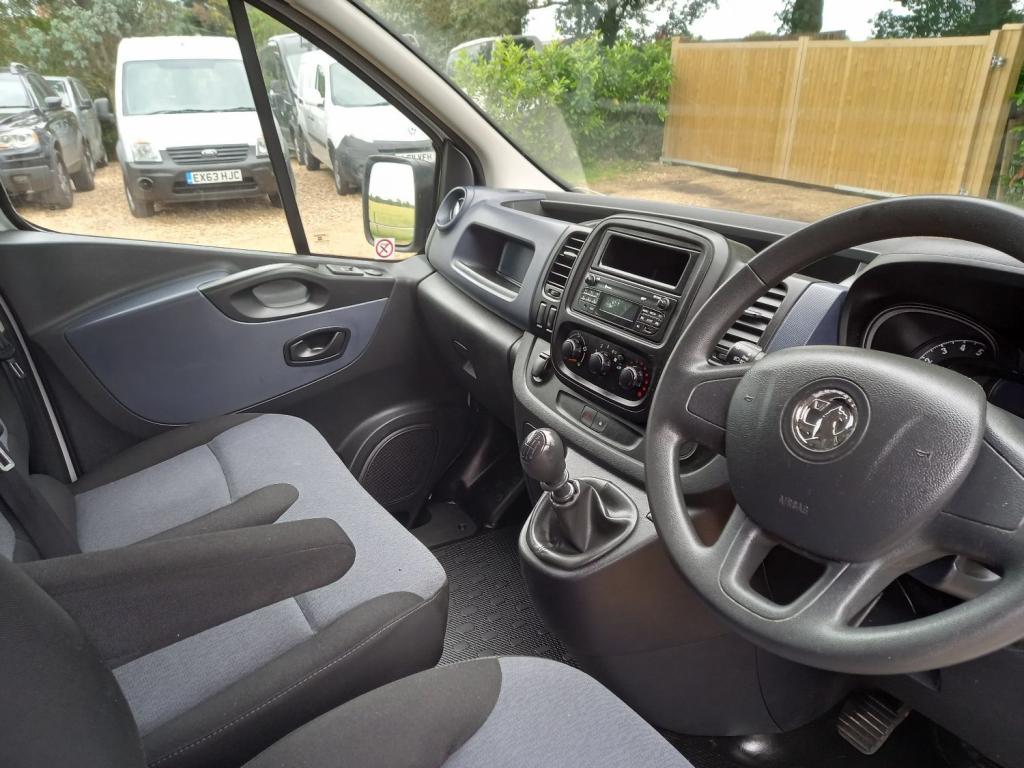VAUXHALL VIVARO