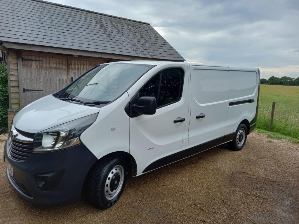 VAUXHALL VIVARO