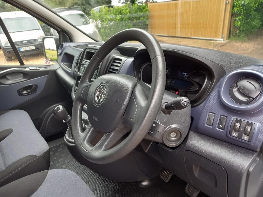 VAUXHALL VIVARO