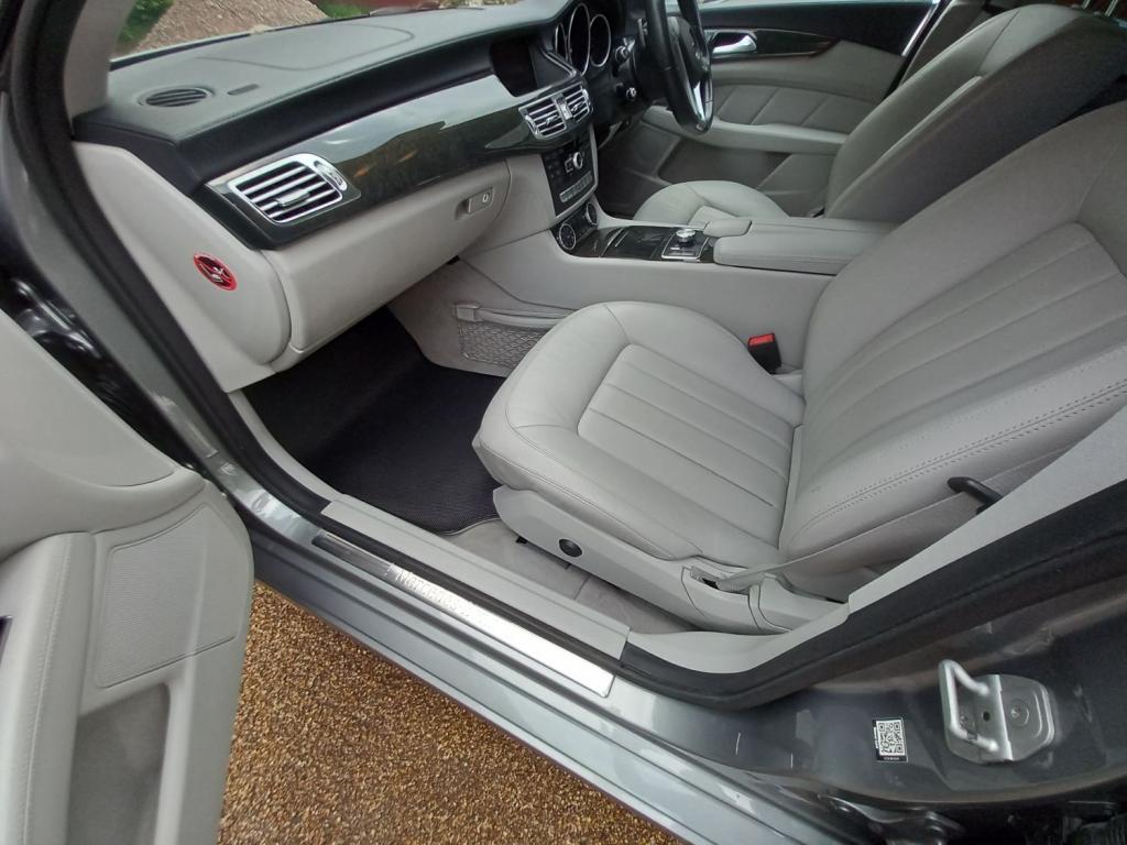 MERCEDES-BENZ CLS