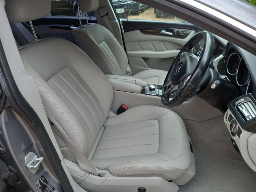 MERCEDES-BENZ CLS