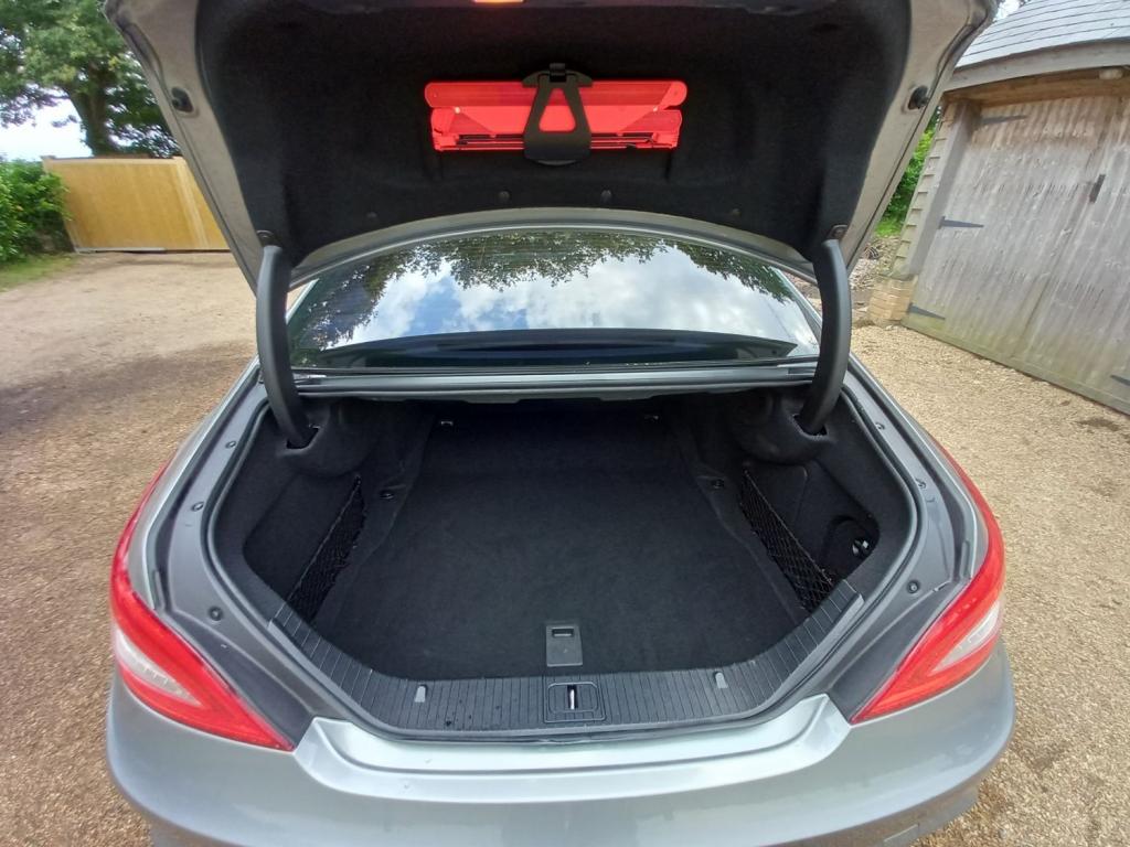MERCEDES-BENZ CLS