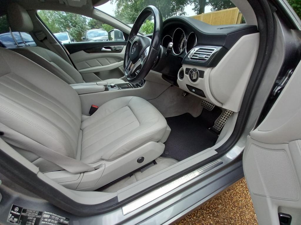 MERCEDES-BENZ CLS