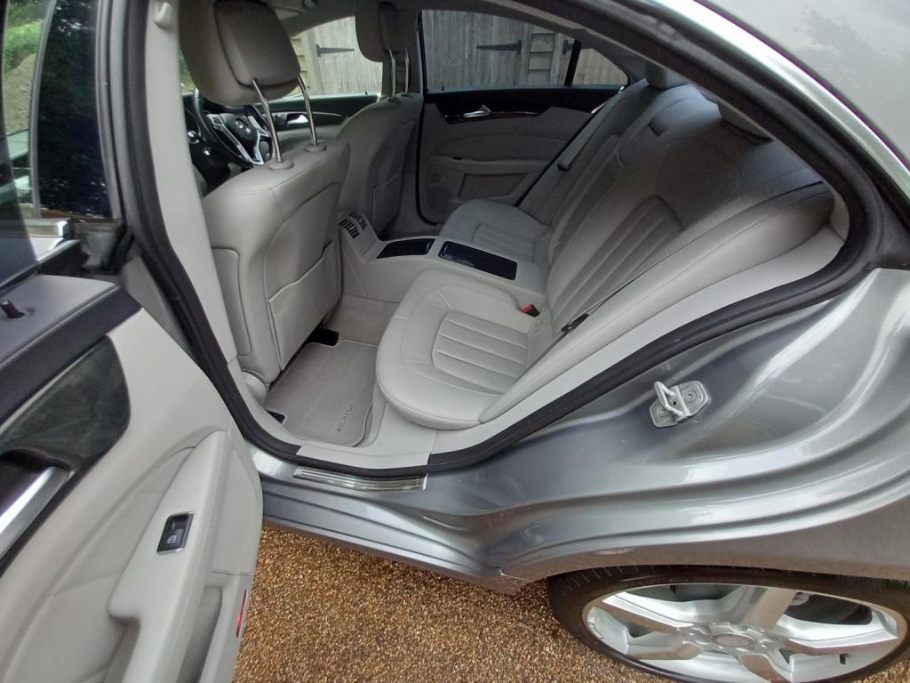 MERCEDES-BENZ CLS