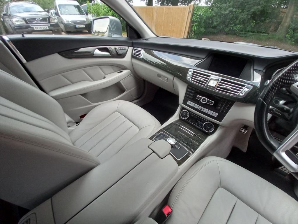 MERCEDES-BENZ CLS