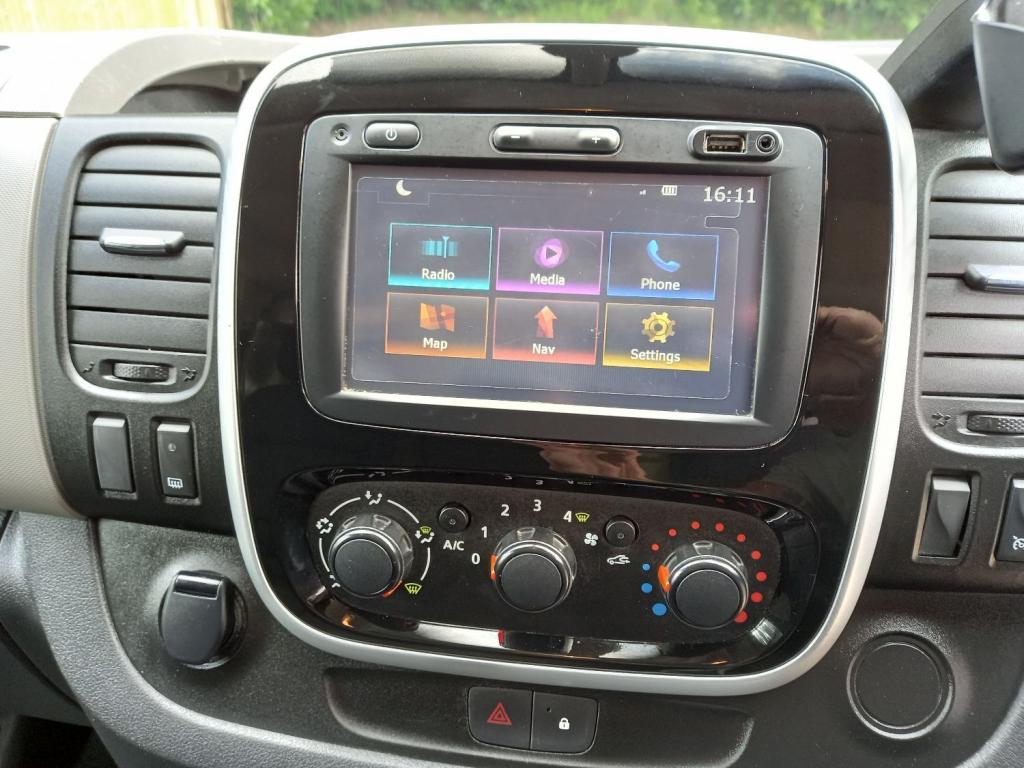RENAULT TRAFIC