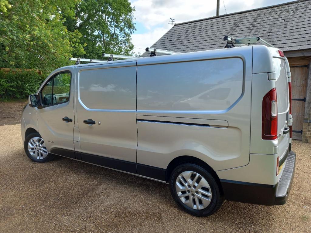 RENAULT TRAFIC