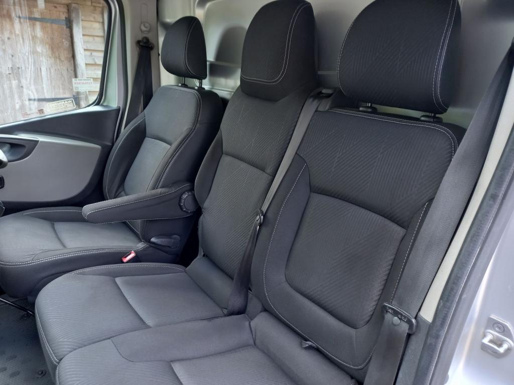 RENAULT TRAFIC