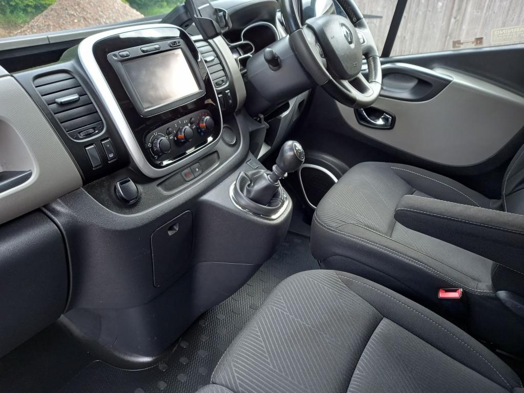 RENAULT TRAFIC