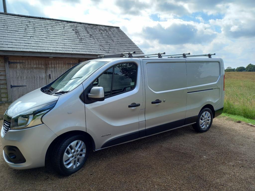 RENAULT TRAFIC