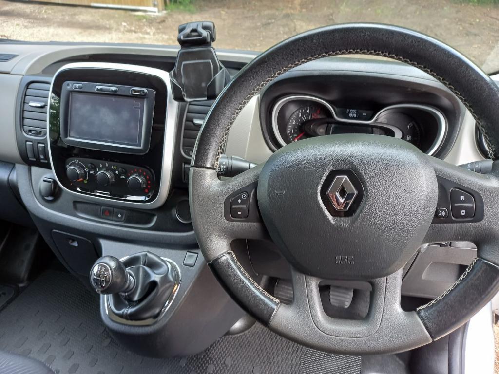 RENAULT TRAFIC