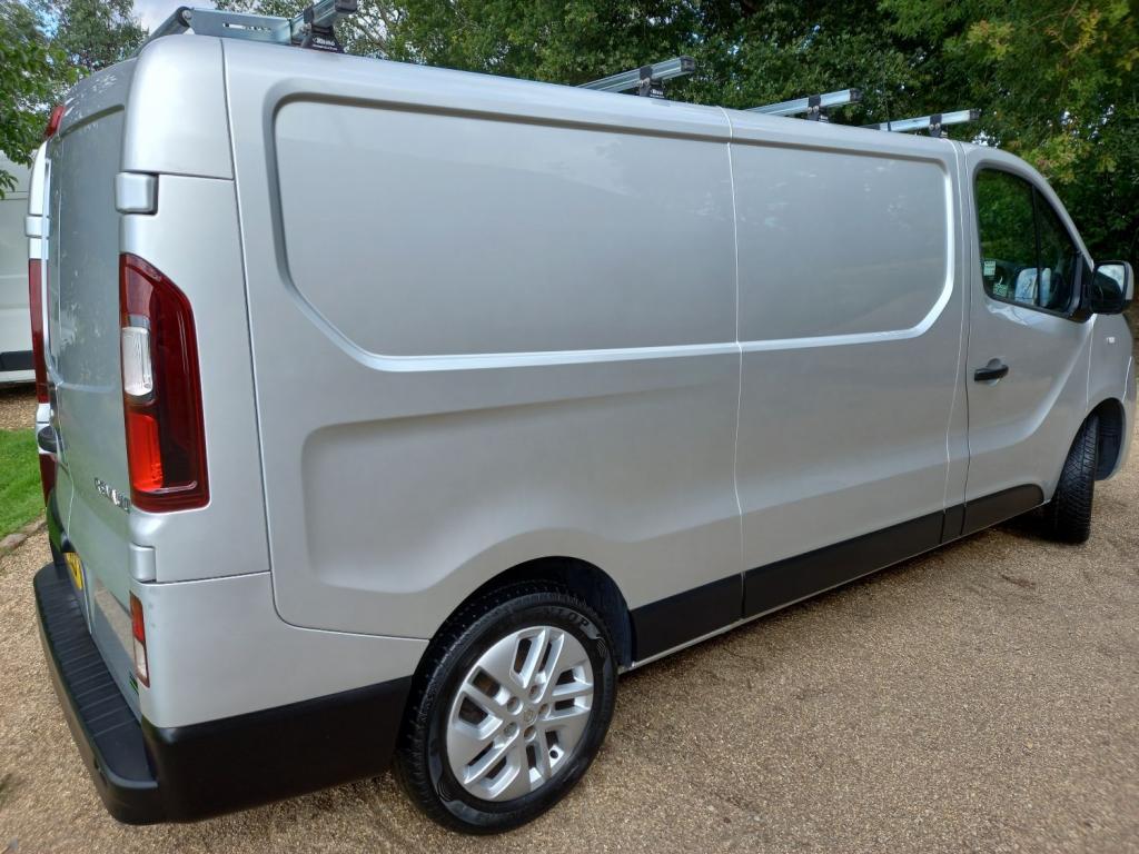 RENAULT TRAFIC
