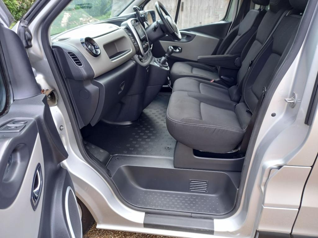 RENAULT TRAFIC