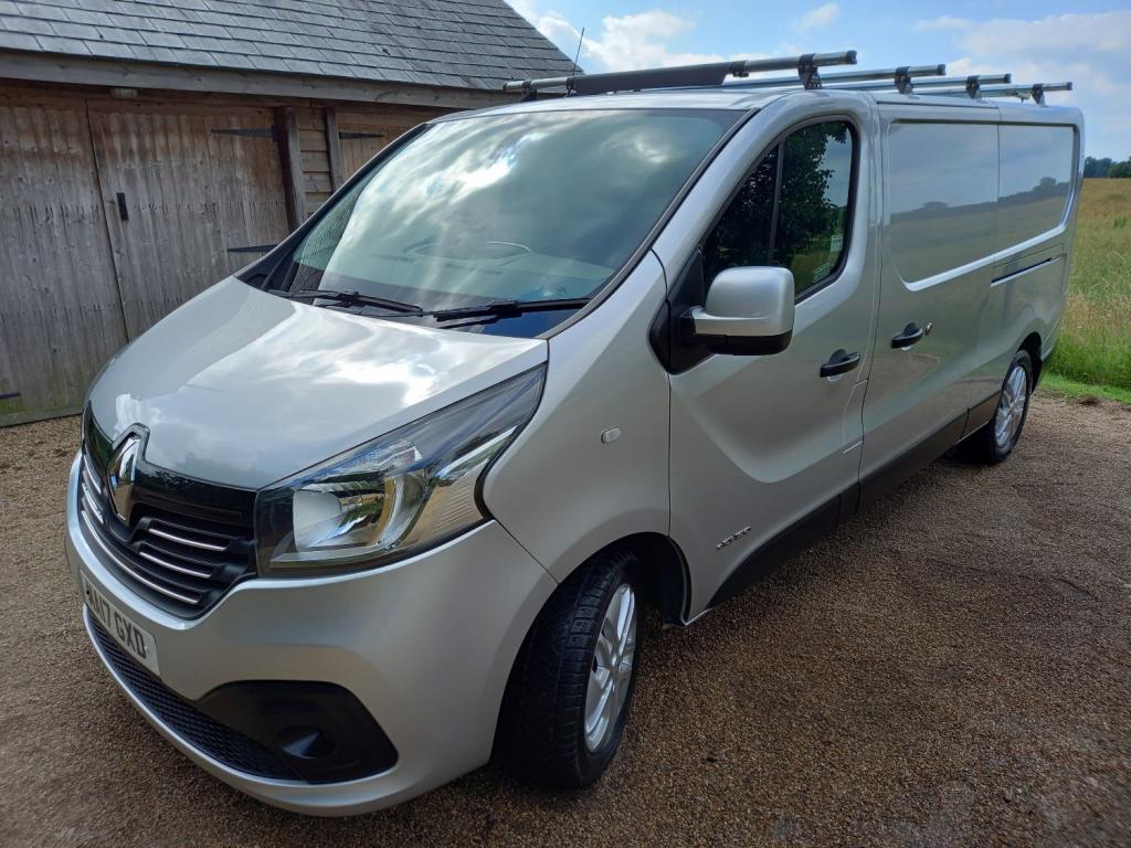 RENAULT TRAFIC