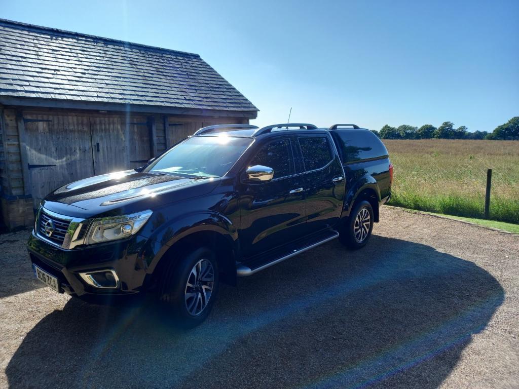 NISSAN NP300