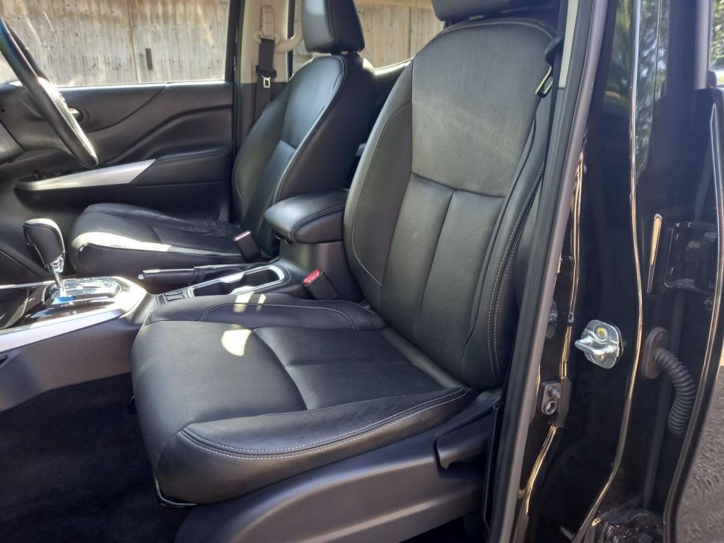 NISSAN NP300