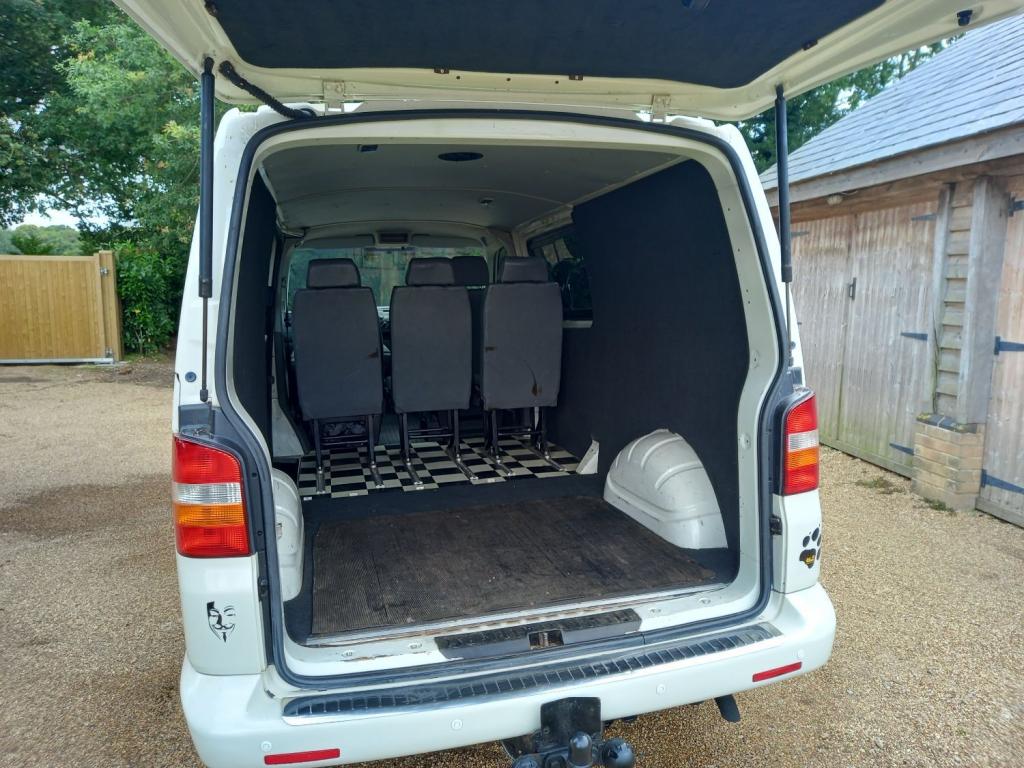 VOLKSWAGEN TRANSPORTER