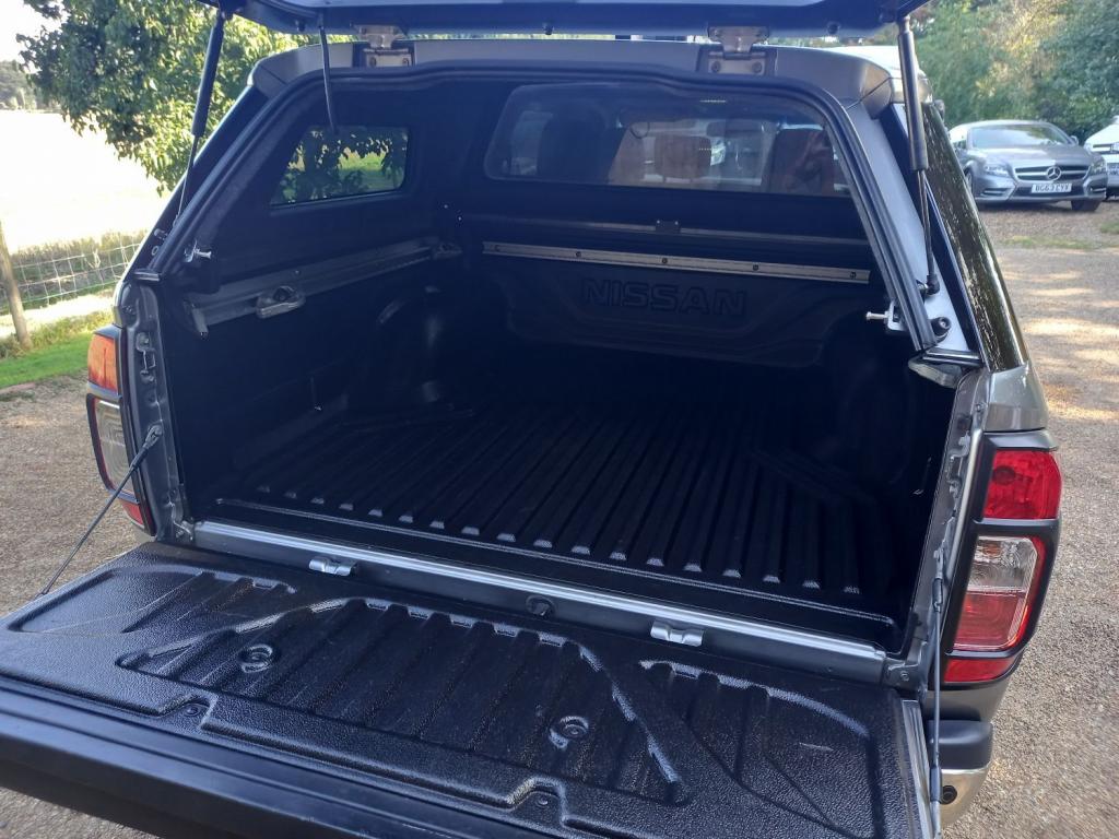 NISSAN NAVARA