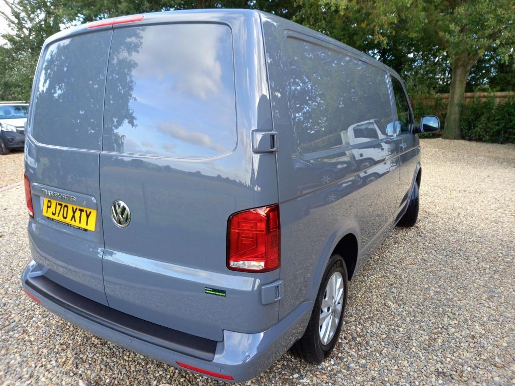 VOLKSWAGEN TRANSPORTER