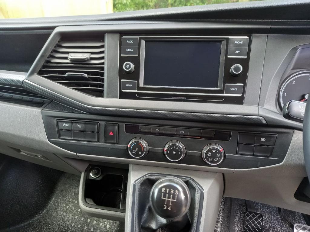 VOLKSWAGEN TRANSPORTER