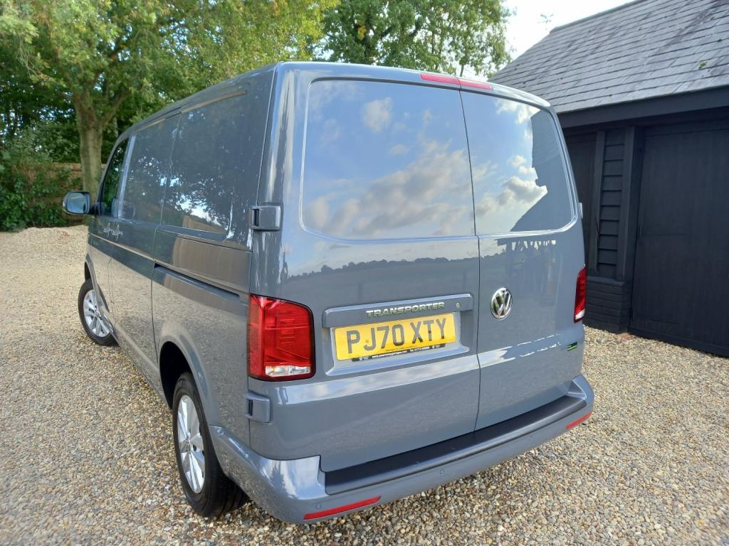 VOLKSWAGEN TRANSPORTER
