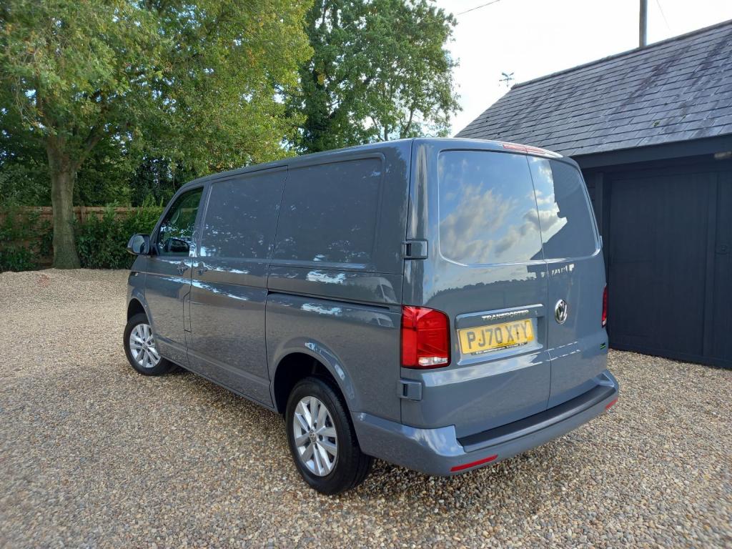 VOLKSWAGEN TRANSPORTER