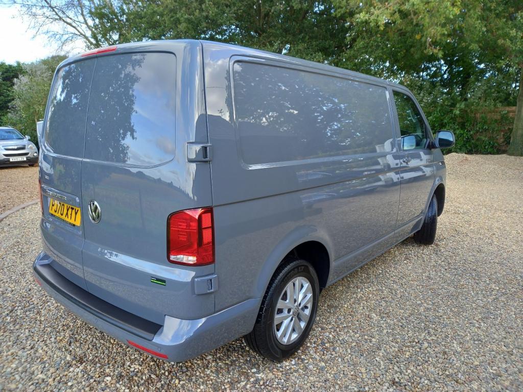 VOLKSWAGEN TRANSPORTER