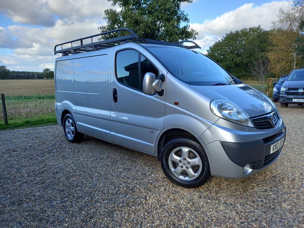 View VAUXHALL VIVARO 2700 CDTI SPORTIVE PV