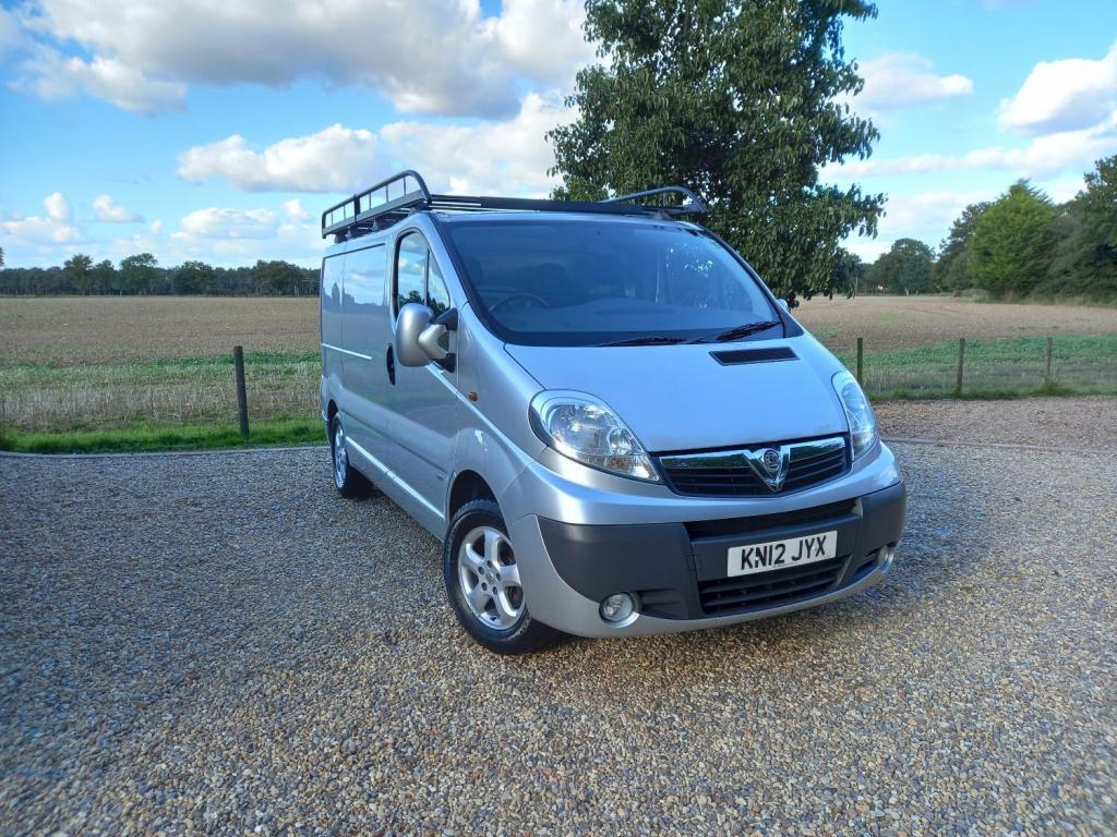 View VAUXHALL VIVARO 2700 CDTI SPORTIVE PV