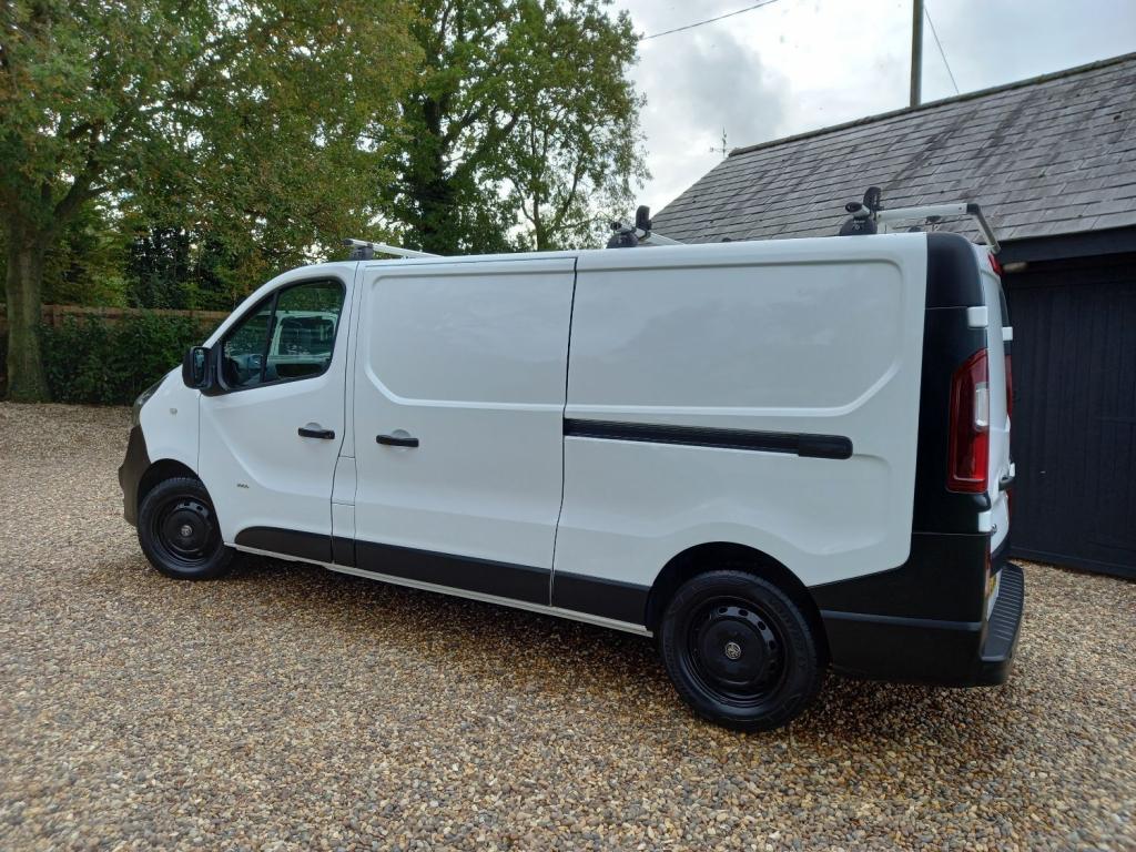 VAUXHALL VIVARO