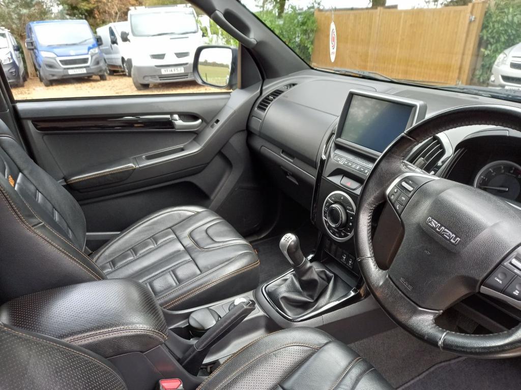 ISUZU D-MAX