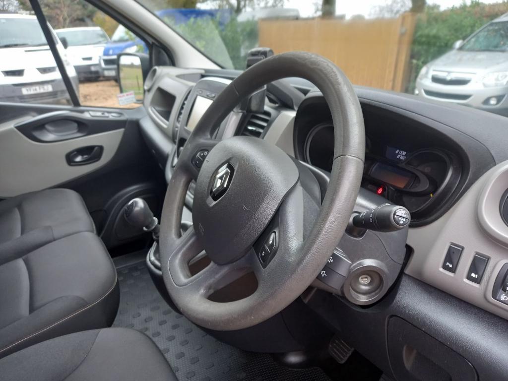 RENAULT TRAFIC