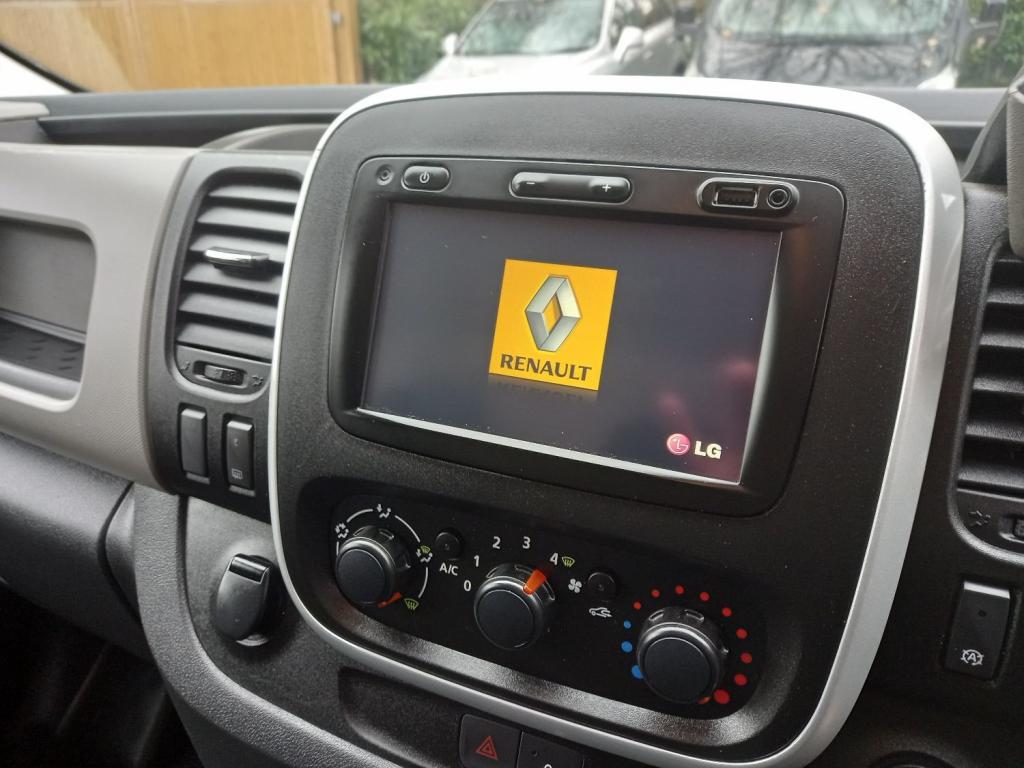 RENAULT TRAFIC