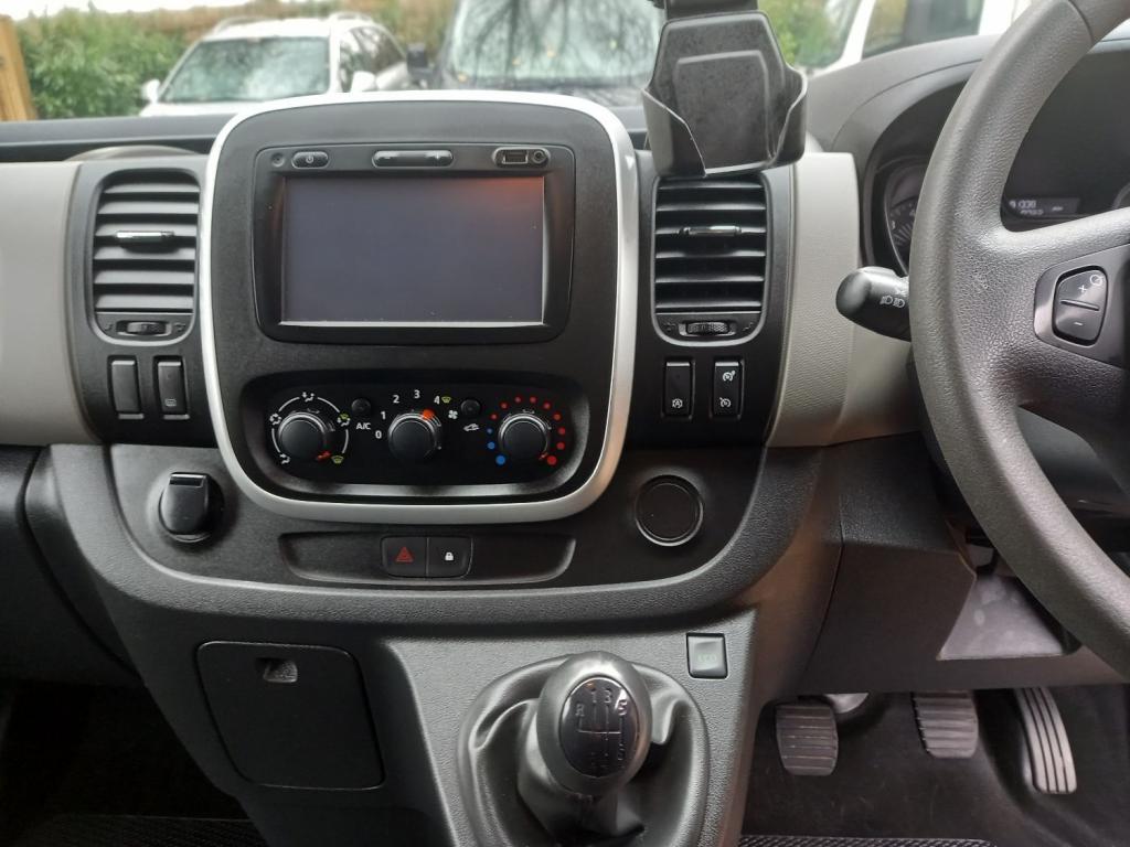 RENAULT TRAFIC