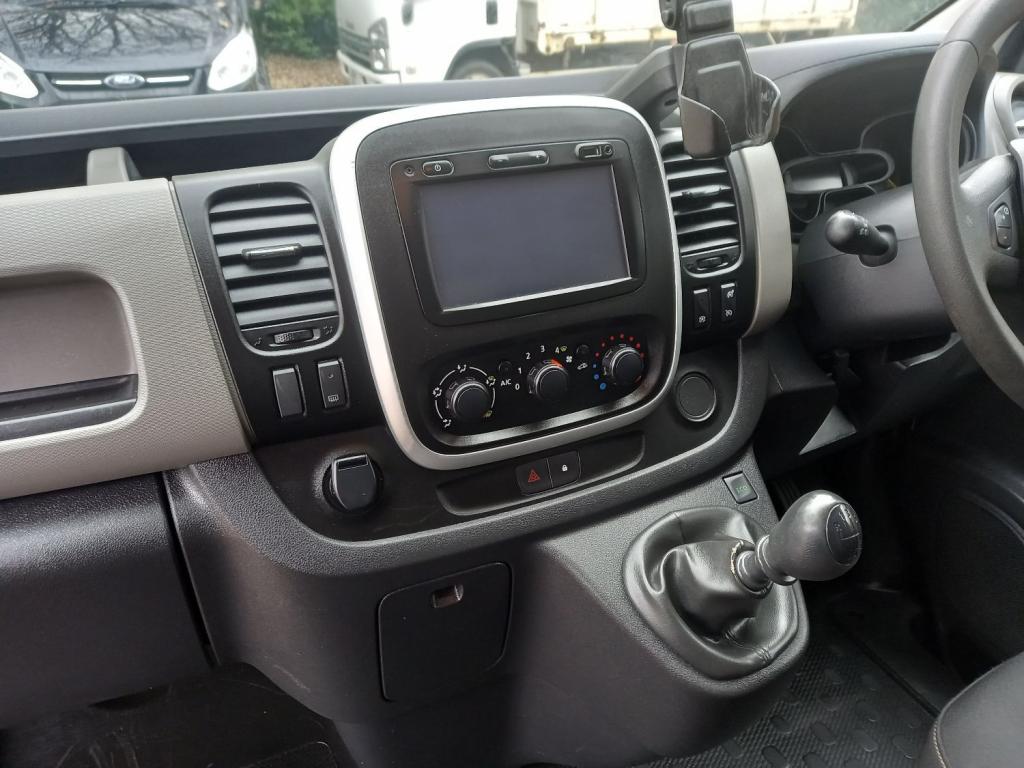 RENAULT TRAFIC