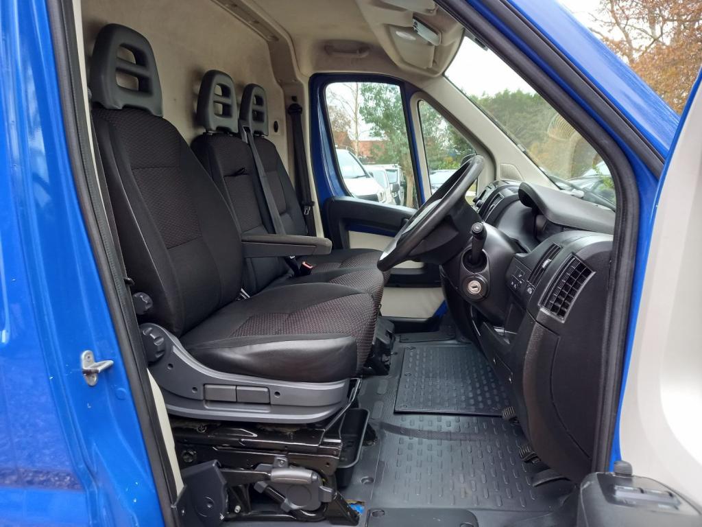PEUGEOT BOXER