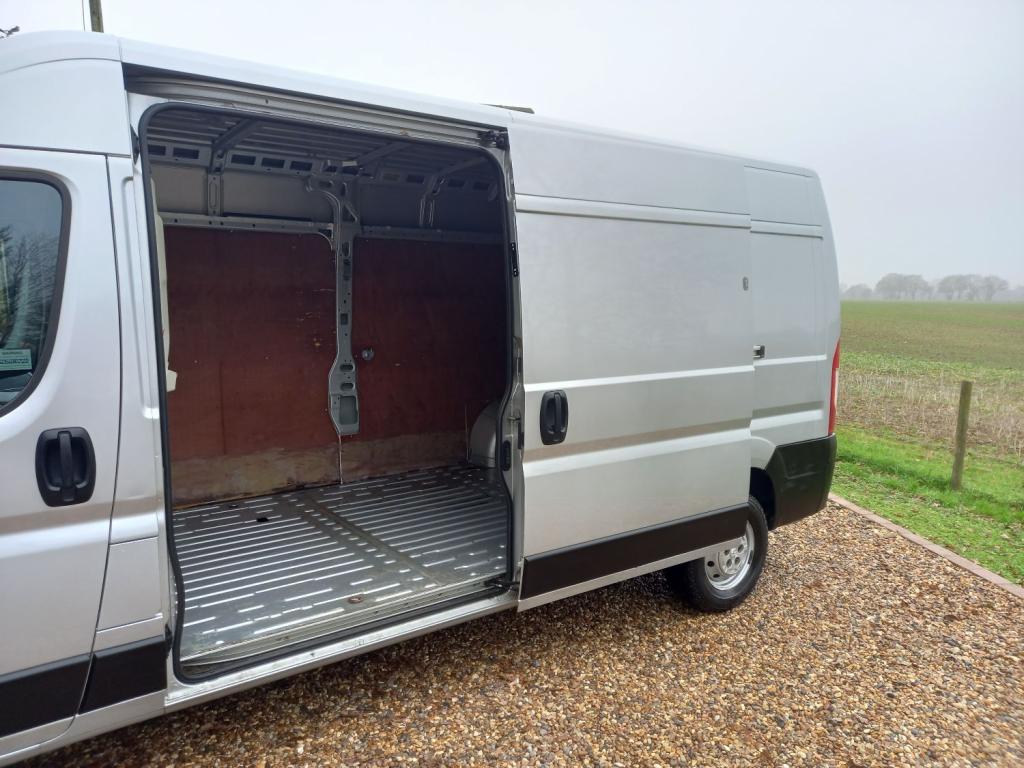PEUGEOT BOXER