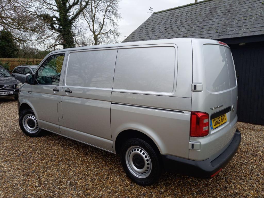 VOLKSWAGEN TRANSPORTER