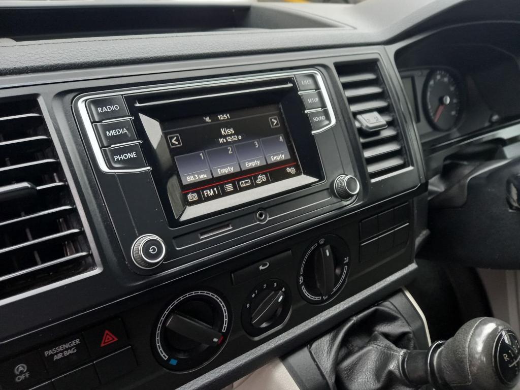 VOLKSWAGEN TRANSPORTER