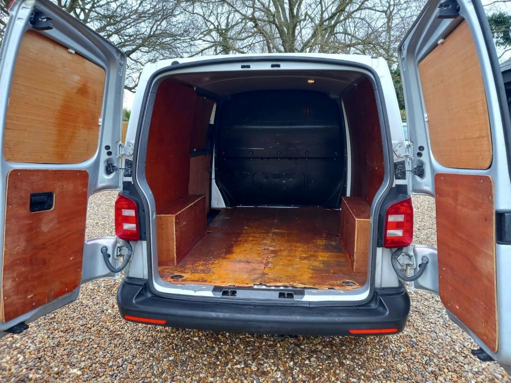 VOLKSWAGEN TRANSPORTER