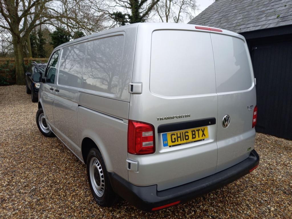 VOLKSWAGEN TRANSPORTER