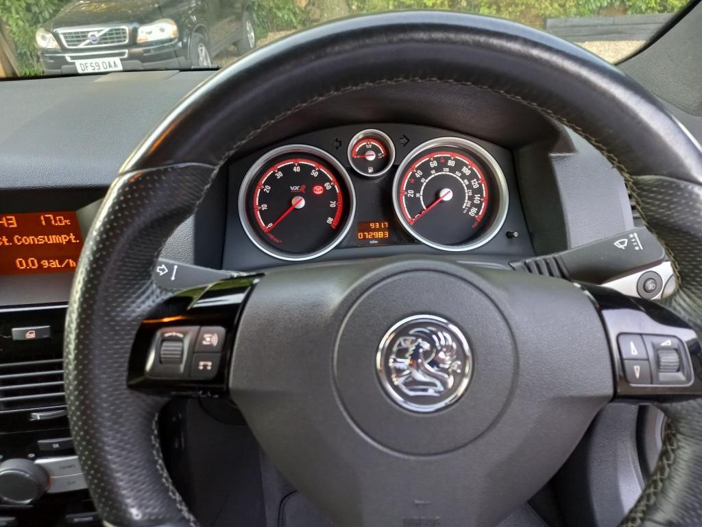 VAUXHALL ASTRA