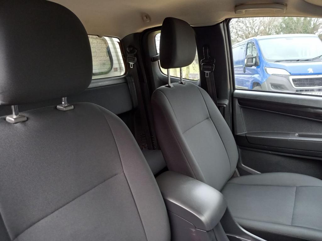 ISUZU D-MAX