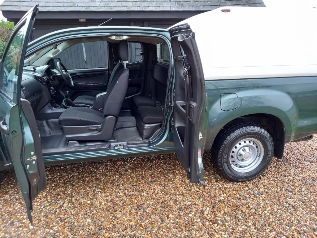 ISUZU D-MAX