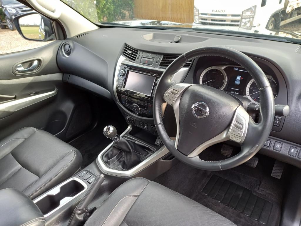 NISSAN NAVARA