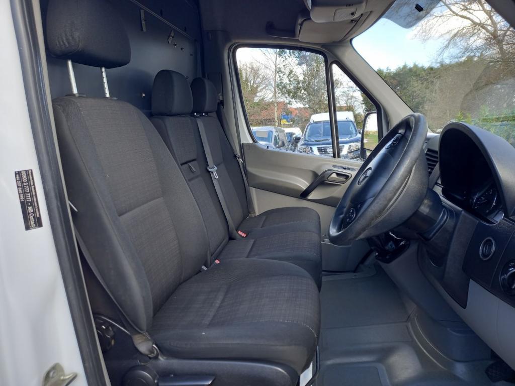 MERCEDES-BENZ SPRINTER