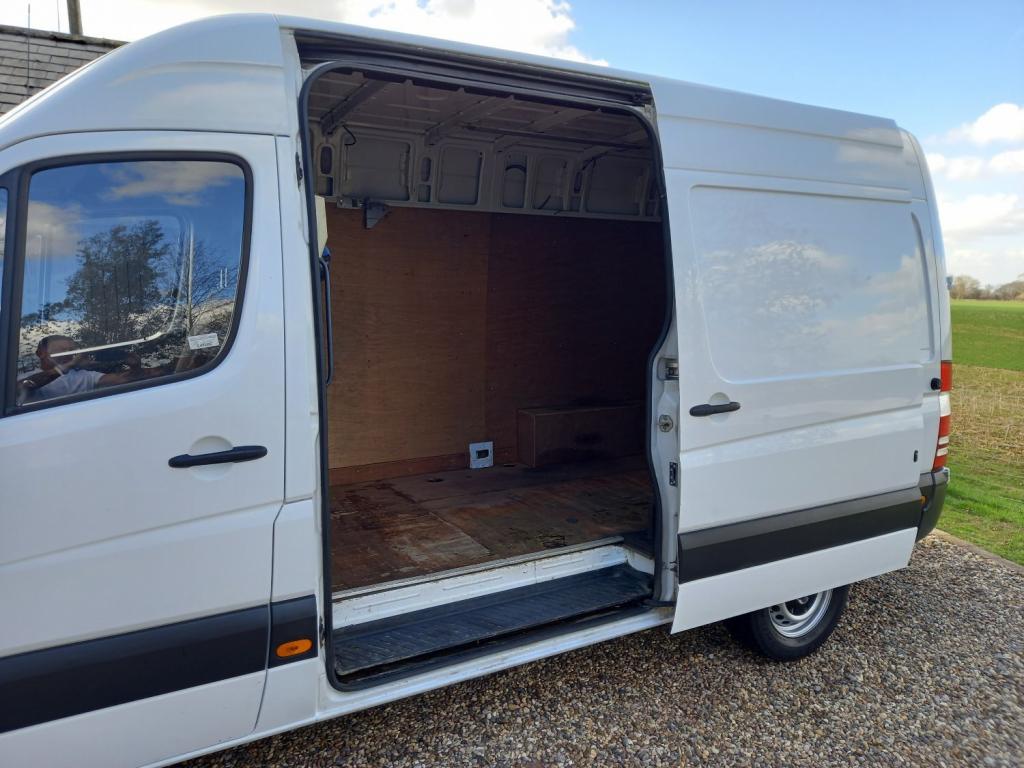 MERCEDES-BENZ SPRINTER