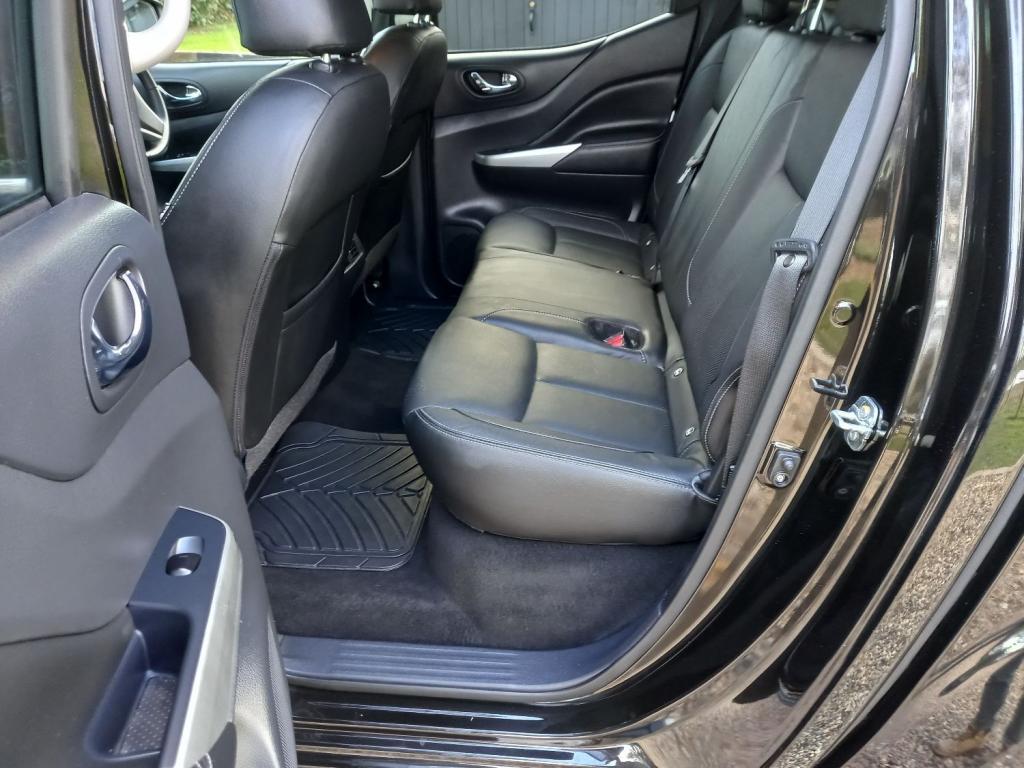 NISSAN NAVARA