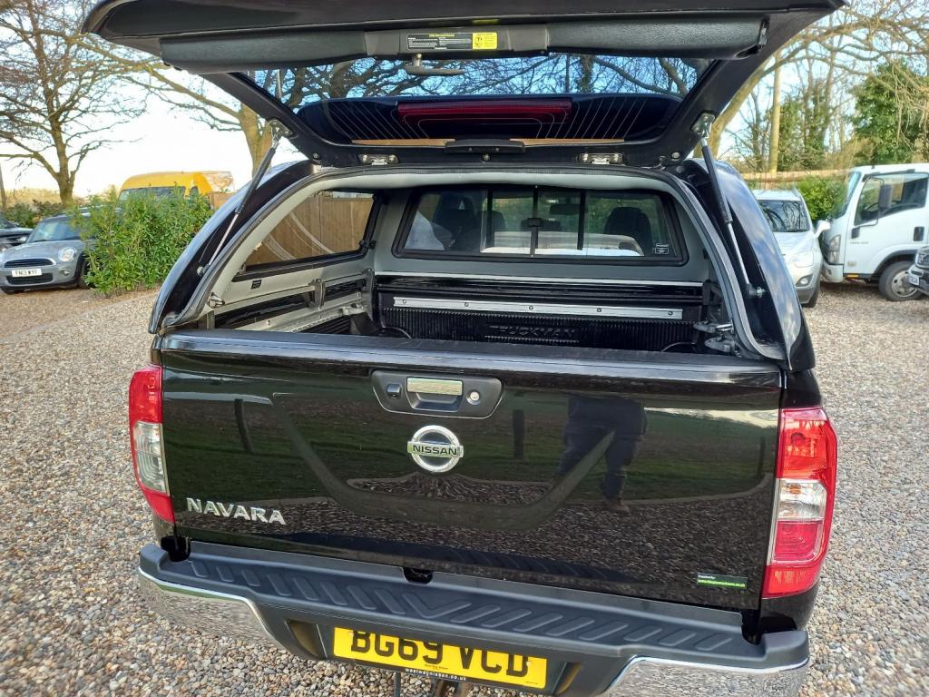 NISSAN NAVARA