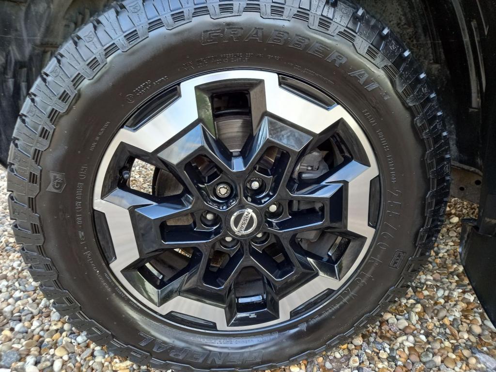 NISSAN NAVARA